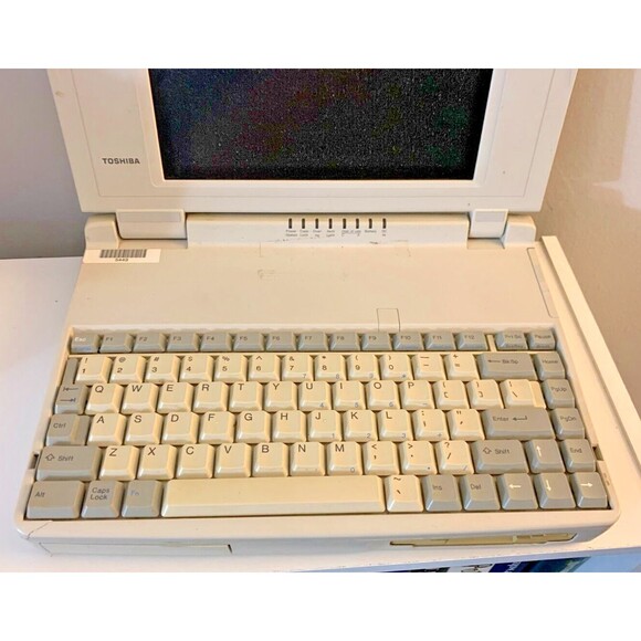 Vintage Toshiba Satellite Laptop - UNTESTED - T1950CS/200 PA1152U VT - FOR PARTS - Picture 3 of 14